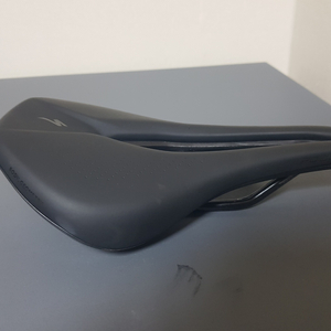 스페셜라이즈드 파워 콤프 안장 143MM