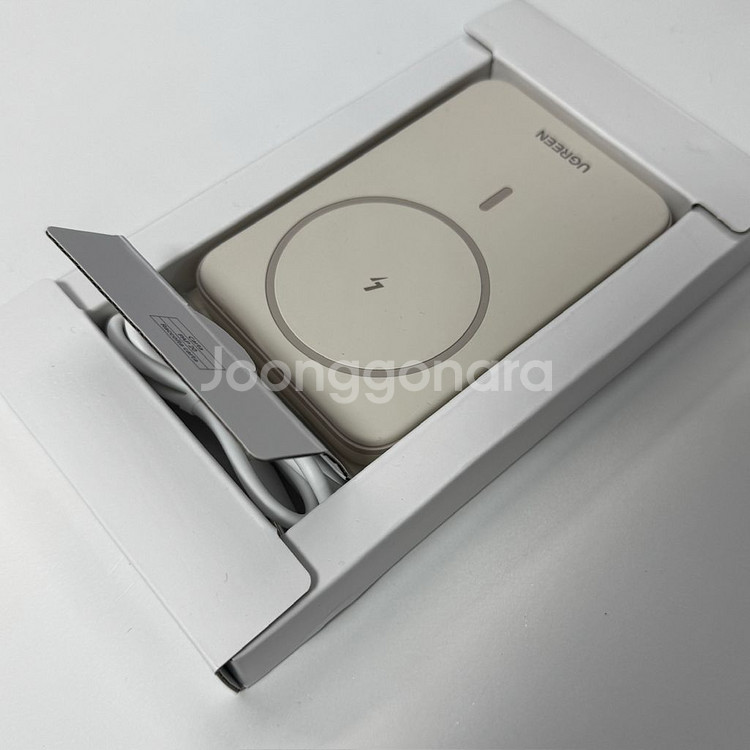 유그린 맥세이프 무선 고속 충전 보조배터리 5000mA--1