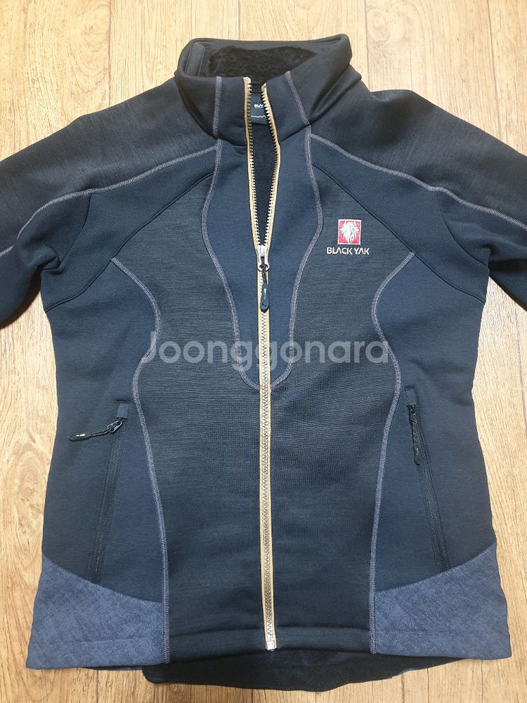 블랙야크 아웃도어 집업 90~95 사이즈입니다--0