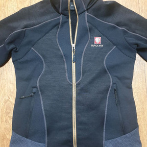 블랙야크 아웃도어 집업 90~95 사이즈입니다