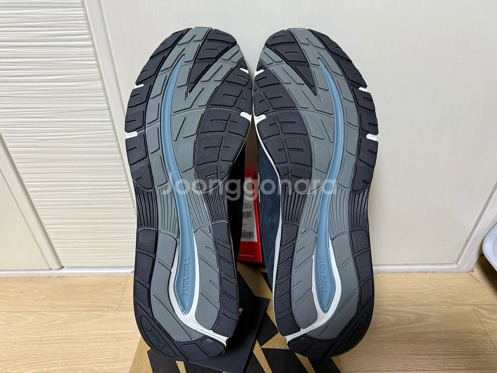 뉴발란스 991v2 네이비 285 새제품 판매합니다--5