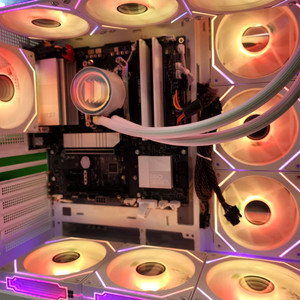 9800x3d 게이밍 컴퓨터 반본체 팝니다