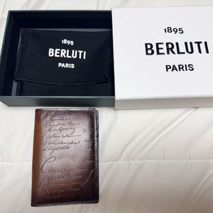 벨루티 카드지갑