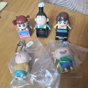 짱구 캐릭터 피규어와 키링 세트 택포 1만입니다~