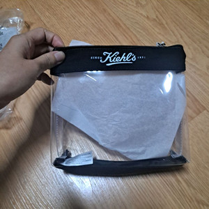 키엘 투명비닐 에버 파우치 스몰