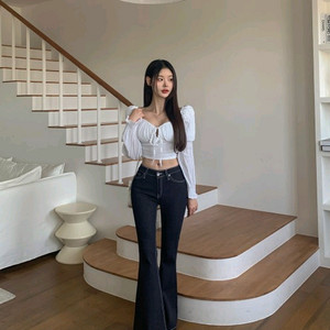 공주풍 오픈숄더 스모크 퍼프 블라우스 수입의류