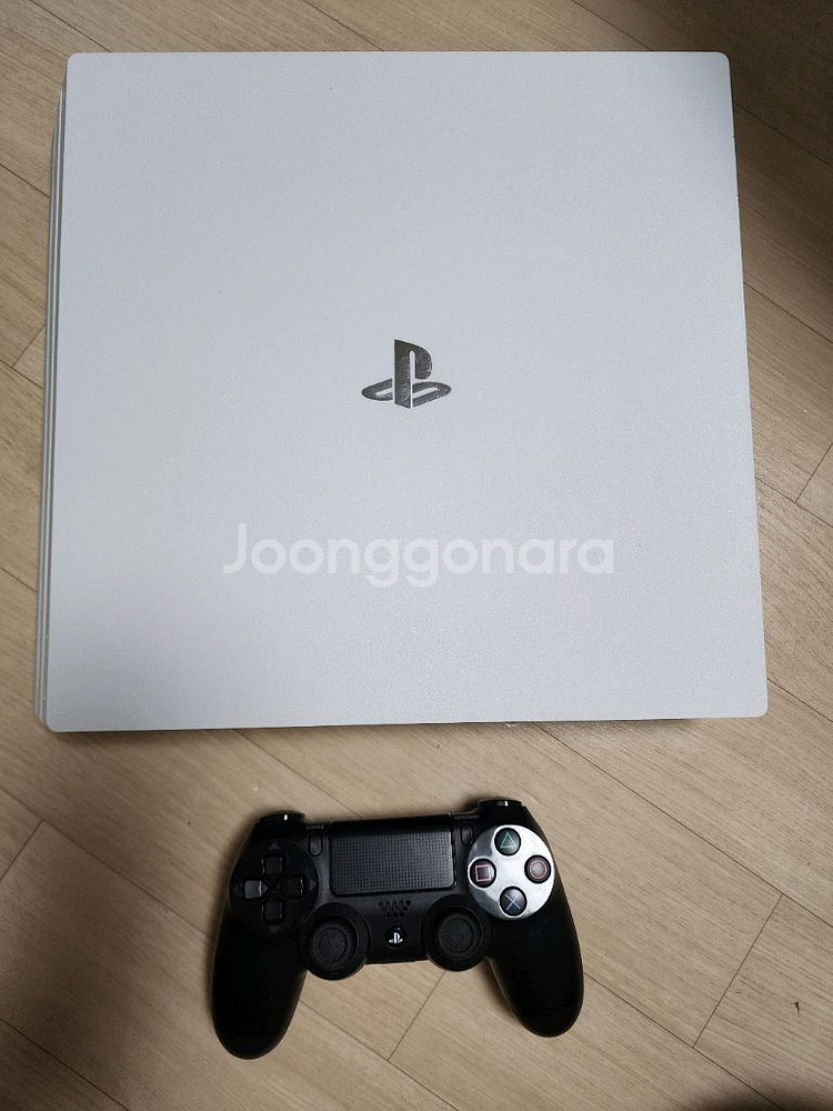 플스4 프로 7218B 를 판매합니다--0
