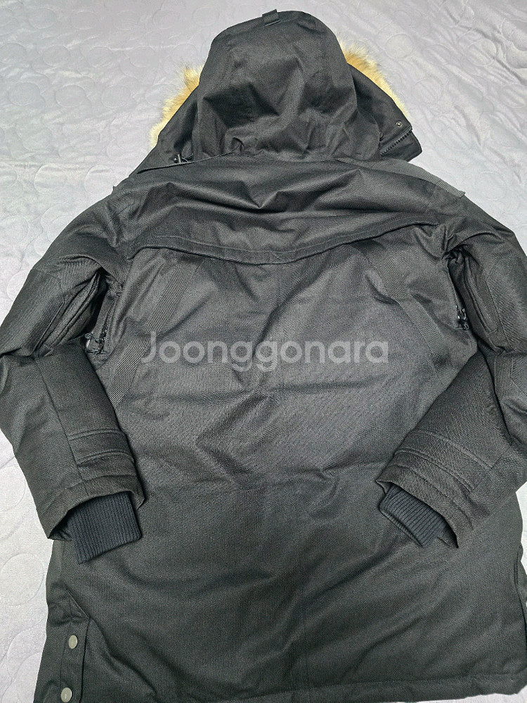 노비스 야테시 명품 패딩 판매합니다.--5