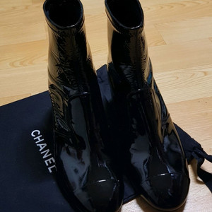 샤넬 블랙 앵클부츠 35 사이즈 새상품