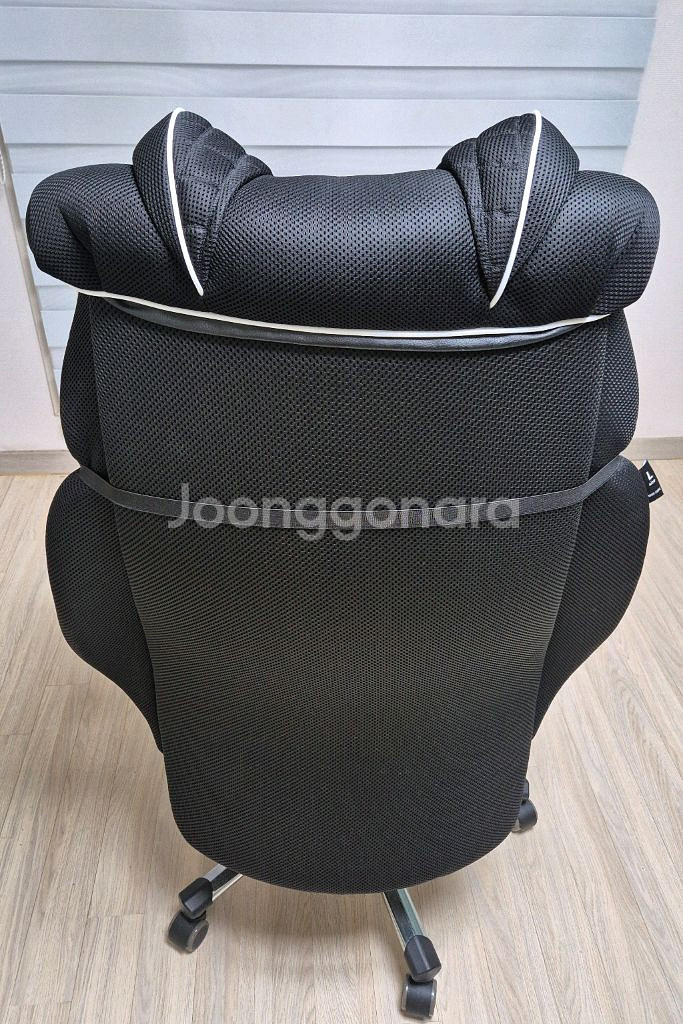 누카 G900메쉬 의자 블랙 팝니다.--2