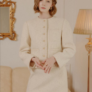 룩캐스트 트위드 셋업 아이보리S