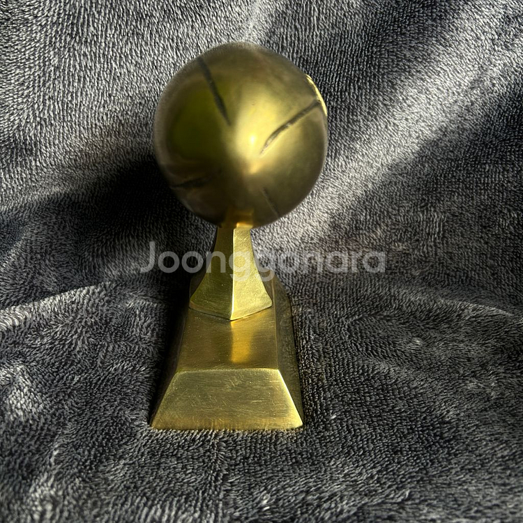 황동 신주 럭비 럭비공 풋볼 미식축구 장식품 팝니다--3