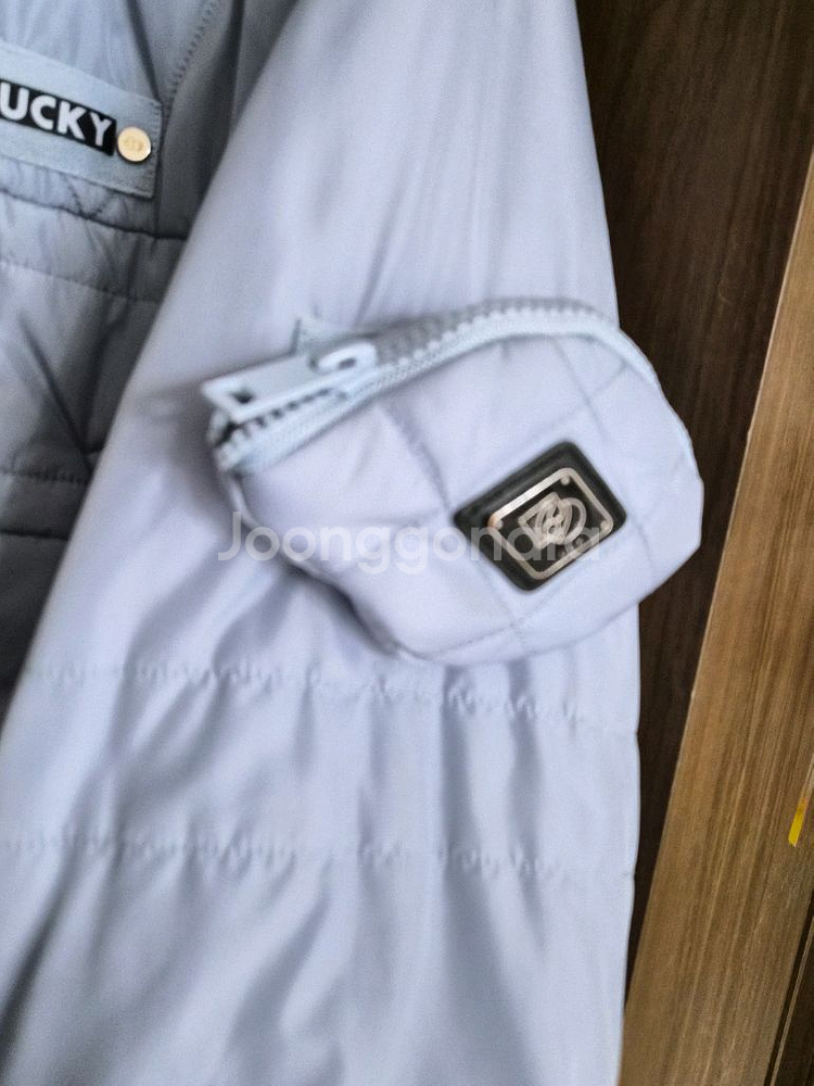 럭키슈에뜨 패딩팝니다--1
