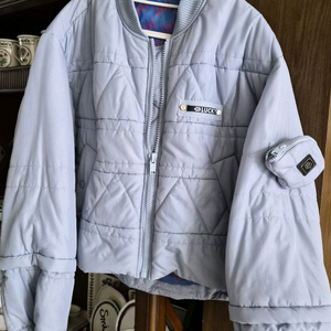 럭키슈에뜨 패딩팝니다