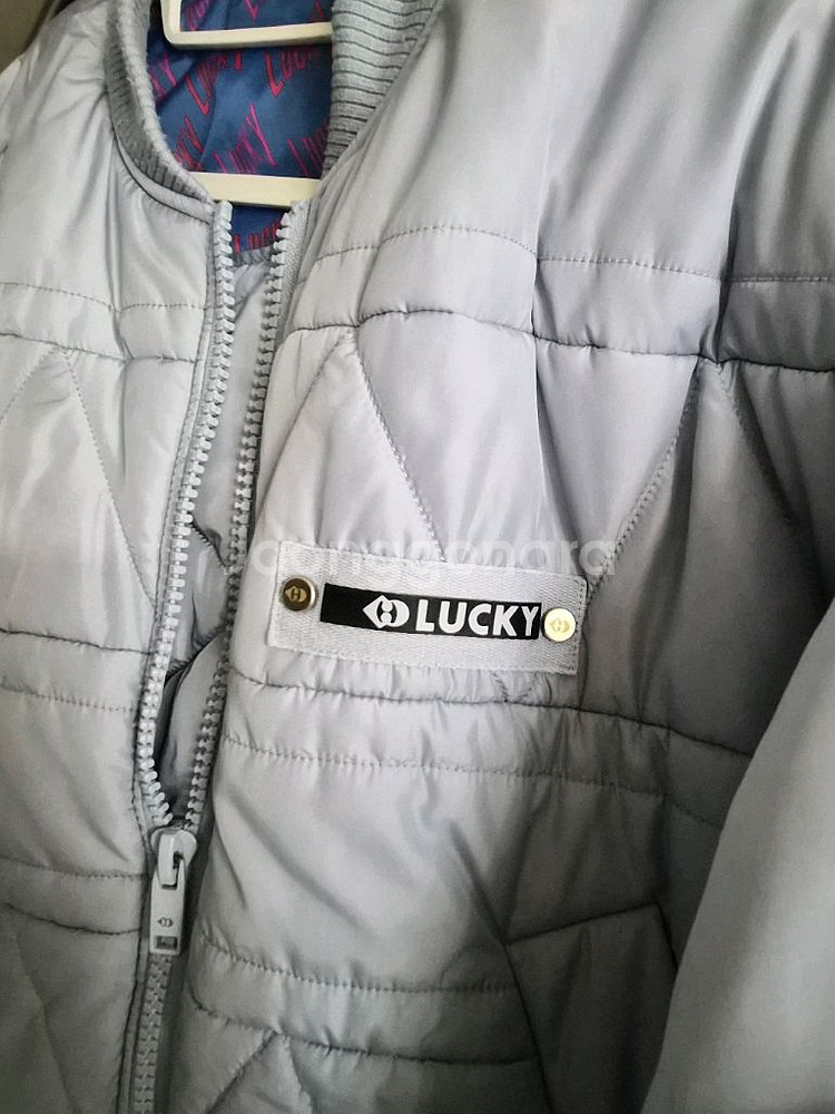 럭키슈에뜨 패딩팝니다--2