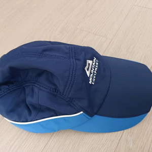 마운틴이큅먼트 모자(파랑)