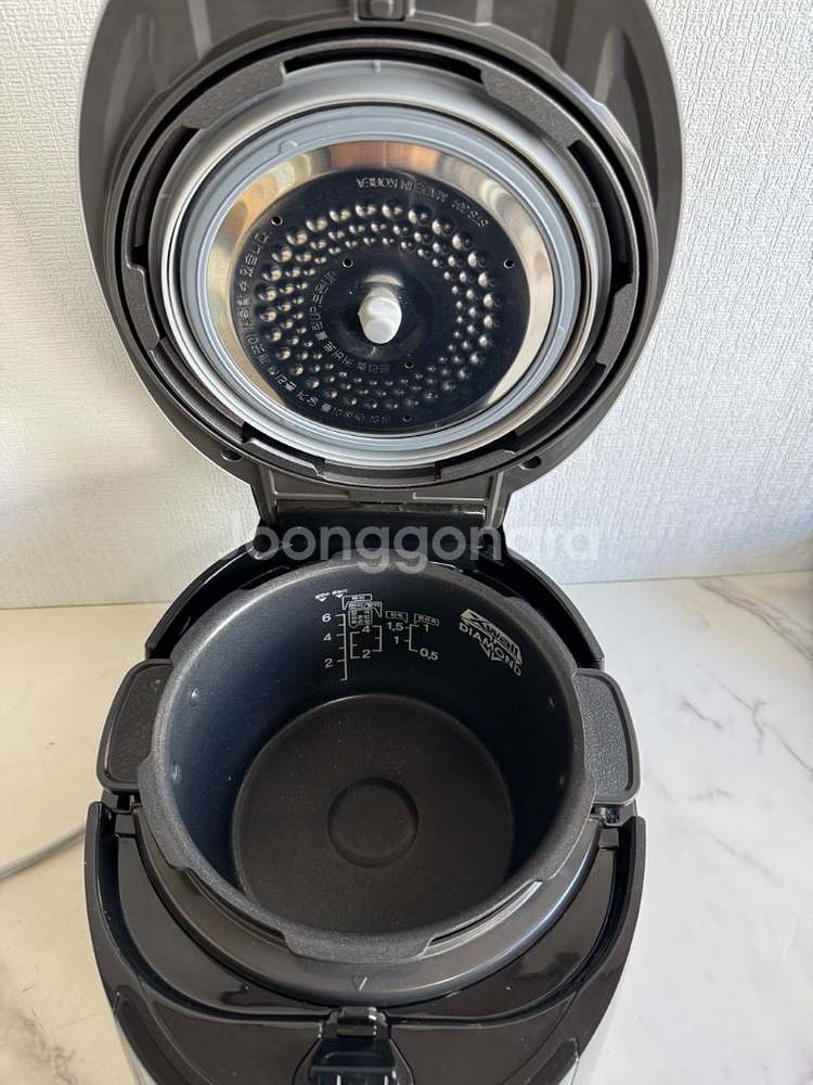 쿠쿠 6인용 압력밥솥 25년 4월제조--2