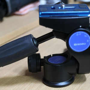 벤로 3WAY 삼각대 헤드 HD2A 판매합니다..