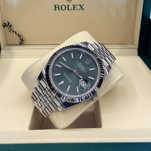 롤렉스 데이저스트 41mm 스틸 민크그린 플루 바