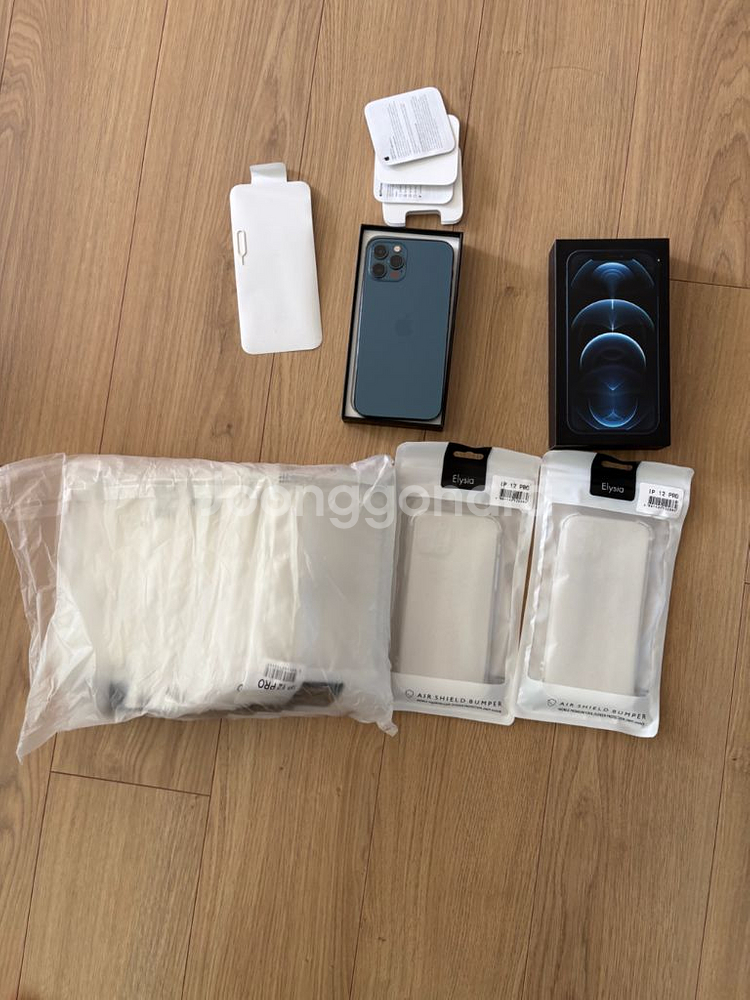 아이폰 12프로 512기가입니다.--0