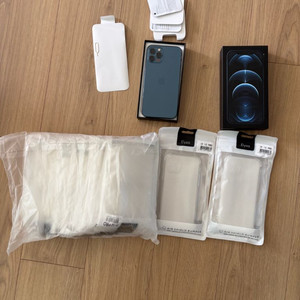 아이폰 12프로 512기가입니다.