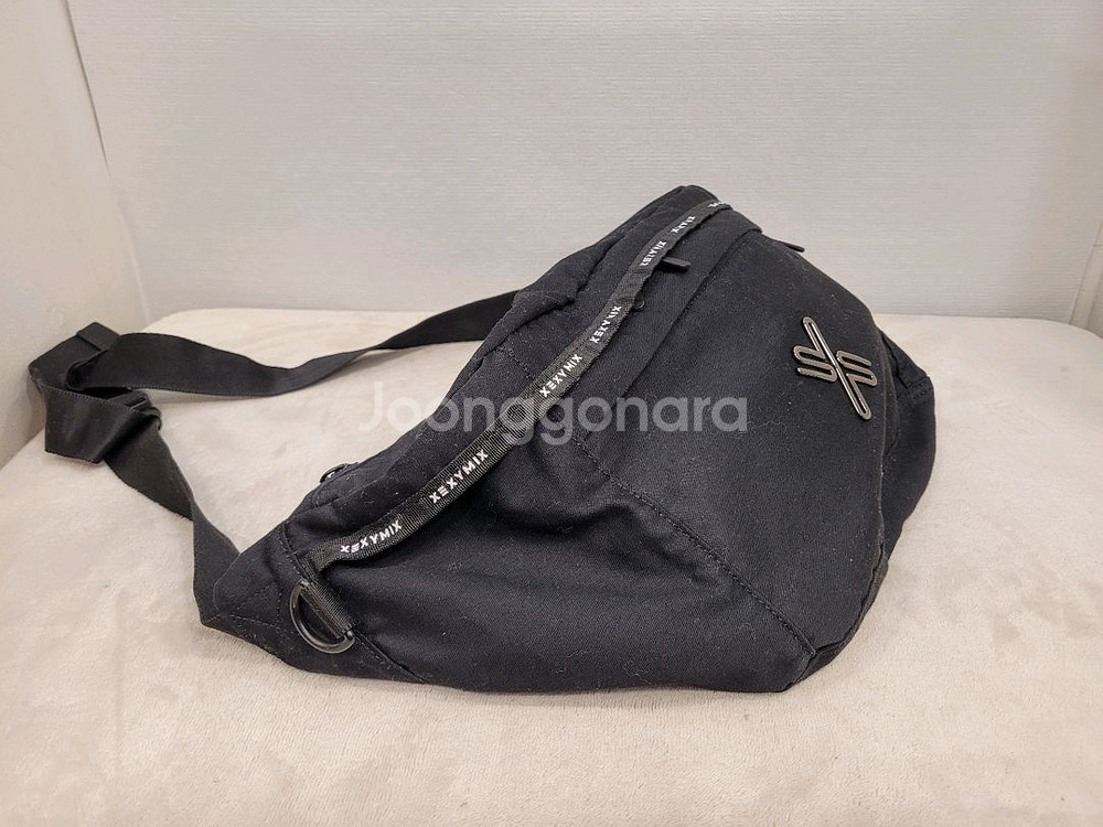 젝시믹스 슬링백 숄더백 블랙--2