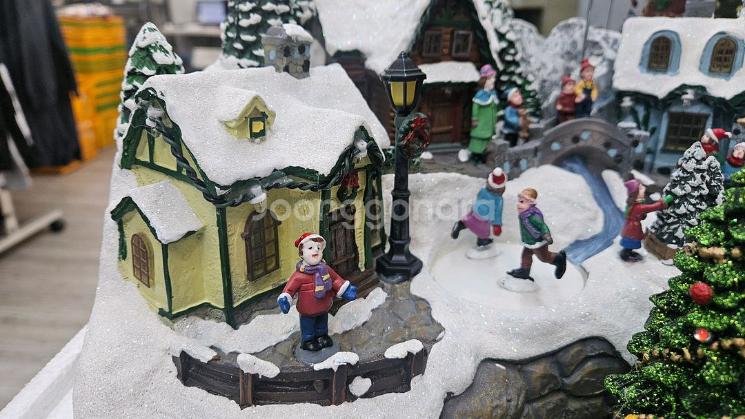 크리스마스 눈오는마을 오르골 판매합니다--4