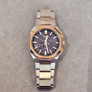 세이코 아스트론 GPS 솔라 메탈 시계 SSJ014