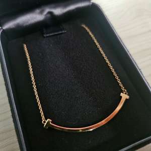 티파니앤코 스마일 T 펜던트 목걸이 스몰 로즈골드 (번