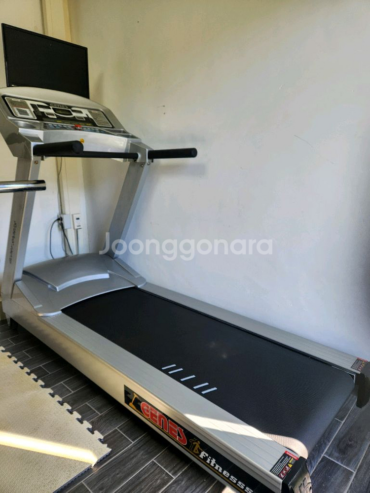 헬스장용 런닝머신 판매합니다--1