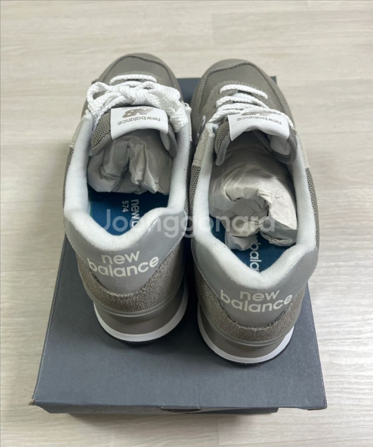 (새상품) 뉴발란스 574 남여공용 240 사이즈--2