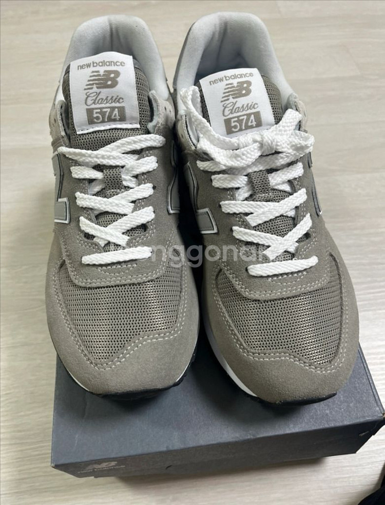 (새상품) 뉴발란스 574 남여공용 240 사이즈--0