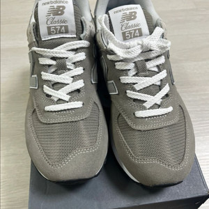 (새상품) 뉴발란스 574 남여공용 240 사이즈