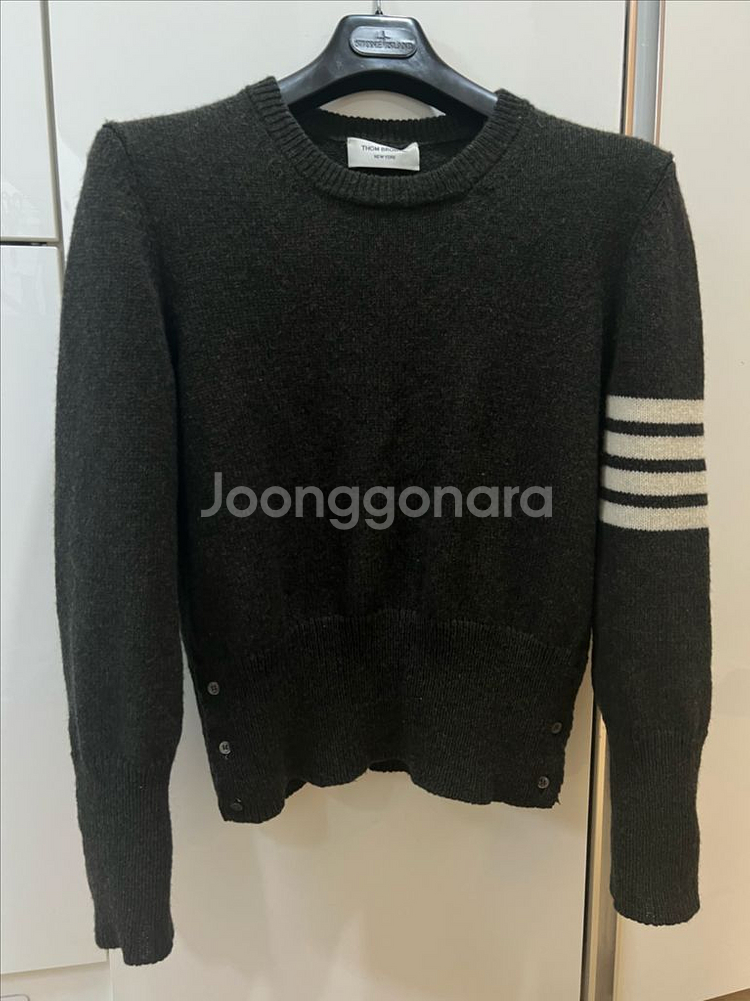 톰브라운 다크그린 니트 3사이즈 (새상품급)--0