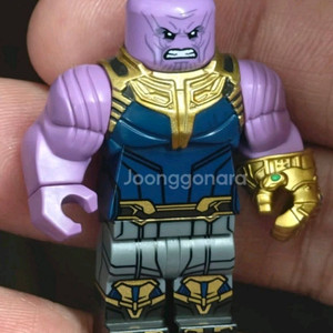진 커스텀 레고 타노스 판매합니다.