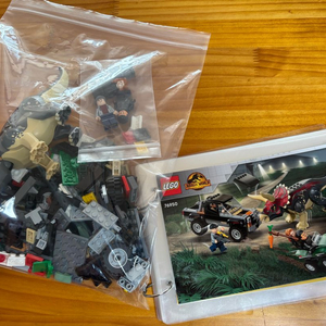 레고 쥬라기월드 76950 트리케라톱스 픽업트럭 매복