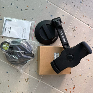 별다섯 스마트폰 태블릿 거치대(하단 받침대 새제품)