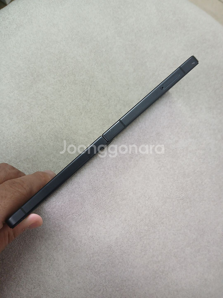 갤럭시Z플립7 256_GB 블랙 팝니다!!--1