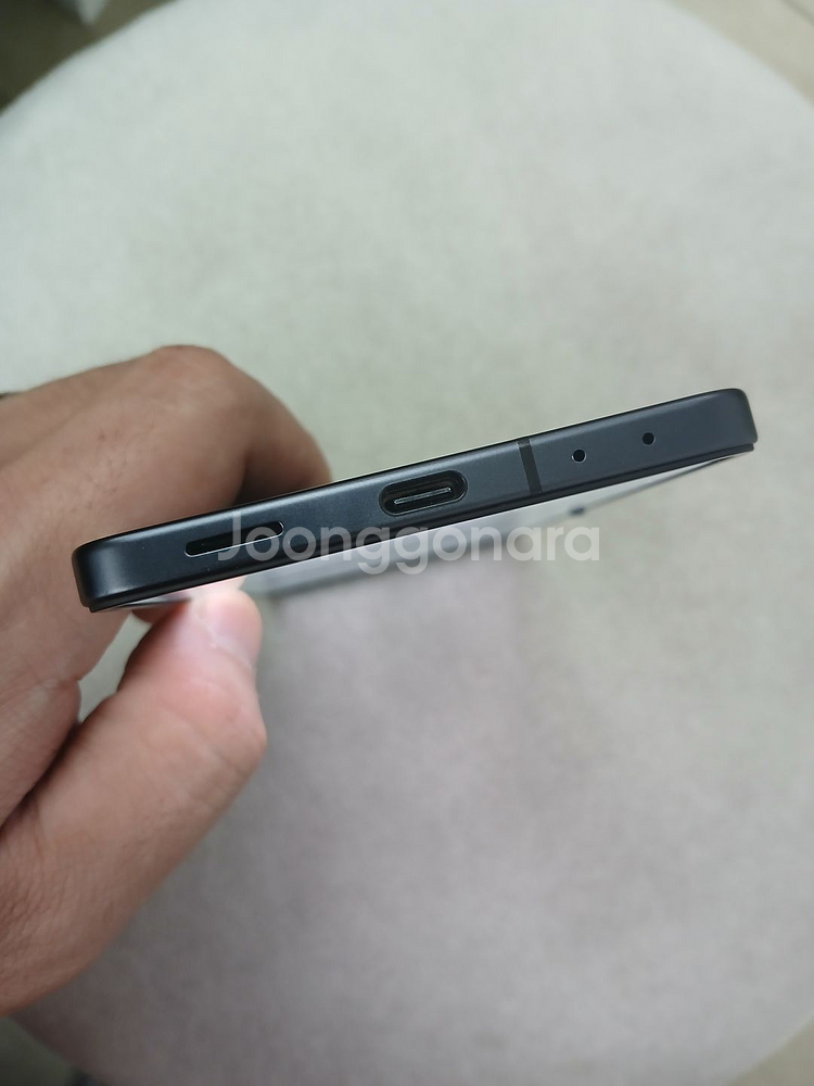 갤럭시Z플립7 256_GB 블랙 팝니다!!--2