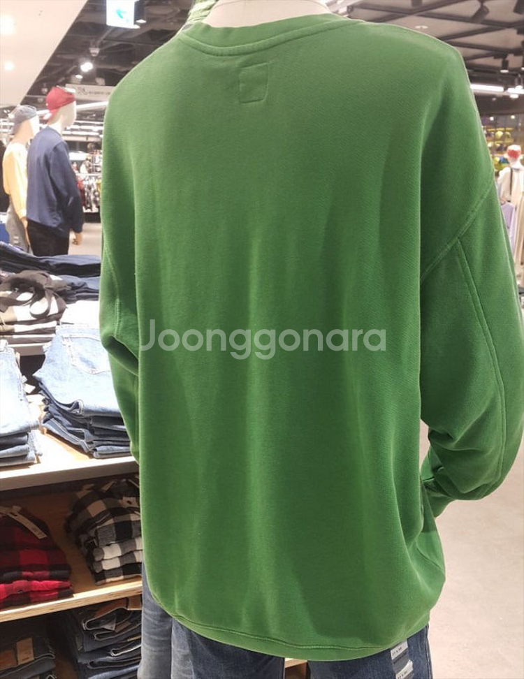 리바이스 피너츠 콜라보 맨투맨 스누피 오버핏 스웻셔츠--7