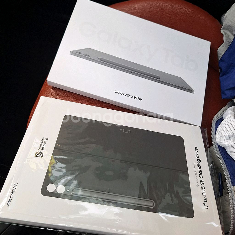 갤럭시 탭 S9 FE+ 128GB 그레이 색상입니다---0