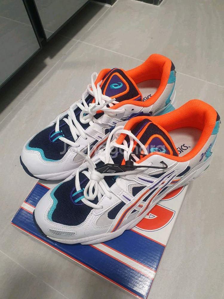 아식스 젤카야노 270 미드나잇화이트 새상품--0