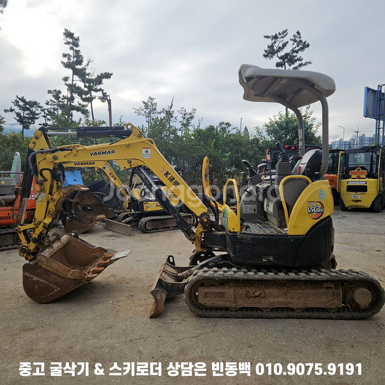 2톤급 저가동 얀마VI20 16년식 집게장착 미니굴삭기--2