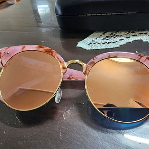 핑크 미러 선글라스