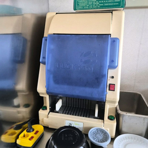 럭키로보틱스 김밥 절단기 팝니다