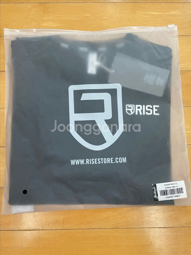 RISE 에센셜 티셔츠 2.0 새상품 S--3