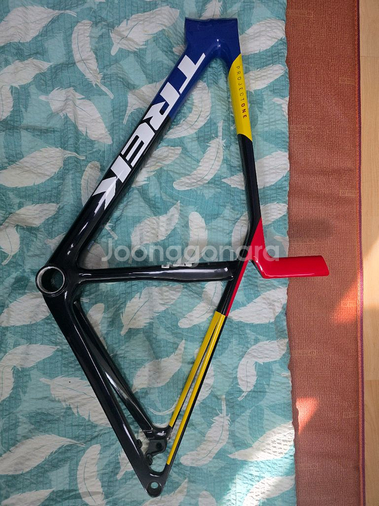 트랙 마돈slr9 8세대 가장 최신형 프레임셋 팝니다.--0