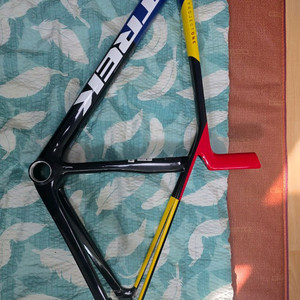 트랙 마돈slr9 8세대 가장 최신형 프레임셋 팝니다.