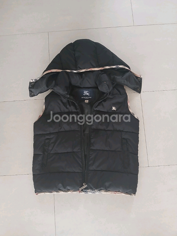 버버리 여아 패딩 조끼 L (사이즈 130정도)--0