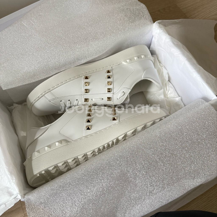 발렌티노 락스터드 스니커즈 42사이즈--3